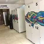 Hostel Golden Tram 242 &