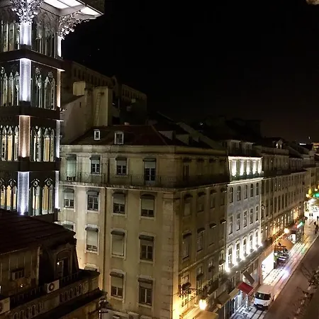 Hostel Golden Tram 242 & Lisbon