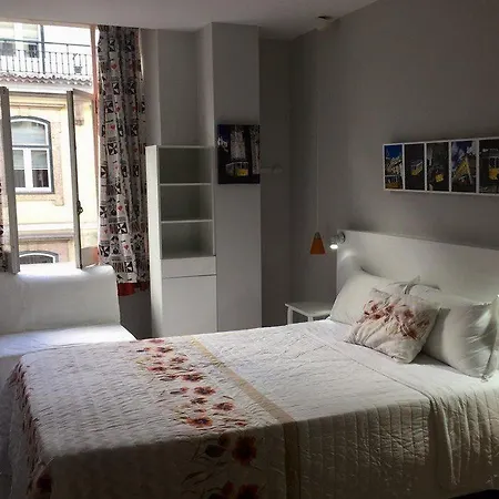 Golden Tram 242 & 호스텔 리스본