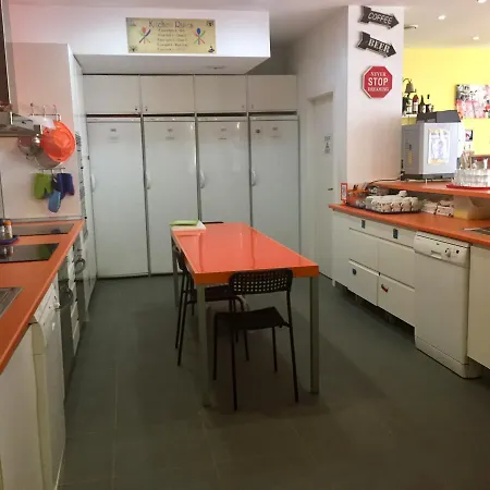 호스텔 Golden Tram 242 &