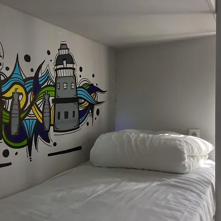 호스텔 Golden Tram 242 & *