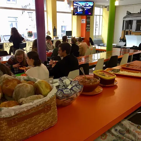 호스텔 Golden Tram 242 &