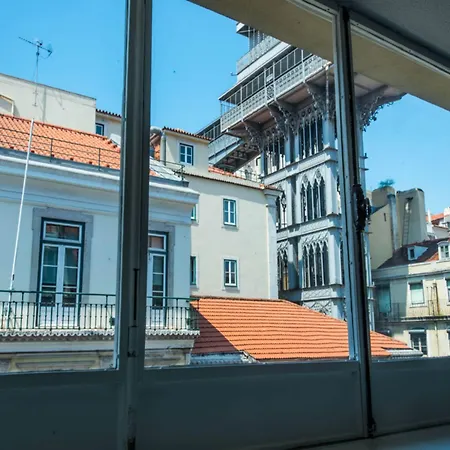 Golden Tram 242 & ホステル *