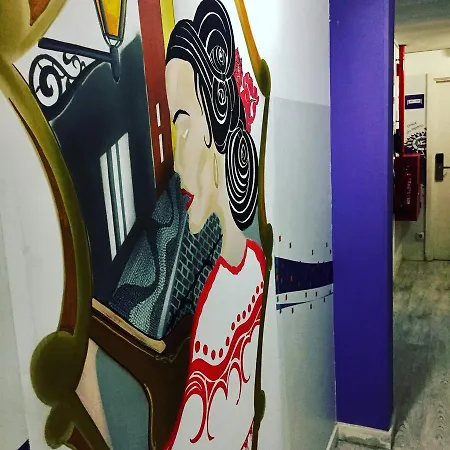 ホステル Golden Tram 242 & リスボン