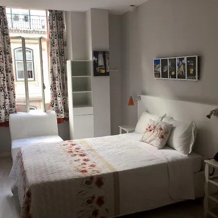 ホステル Golden Tram 242 & リスボン