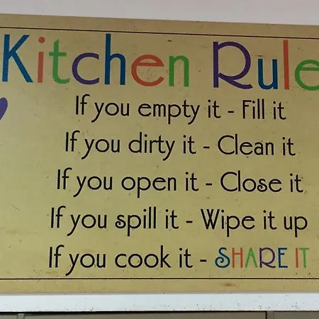 ホステル Golden Tram 242 & *