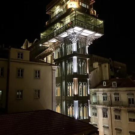 ホステル Golden Tram 242 &