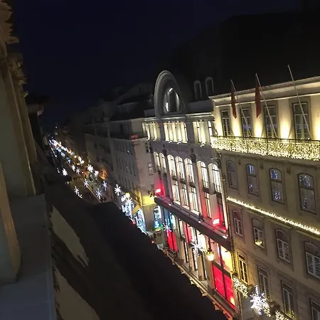 Golden Tram 242 & ホステル *