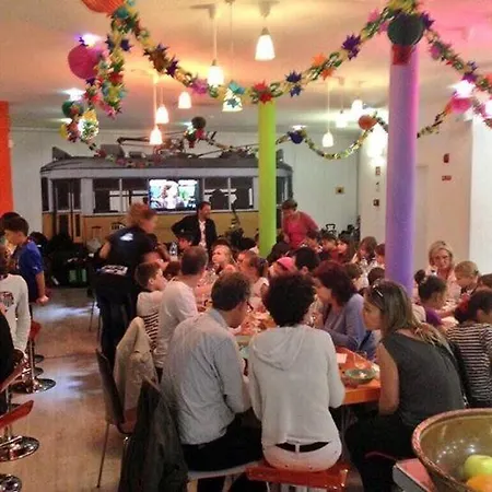 ホステル Golden Tram 242 & リスボン